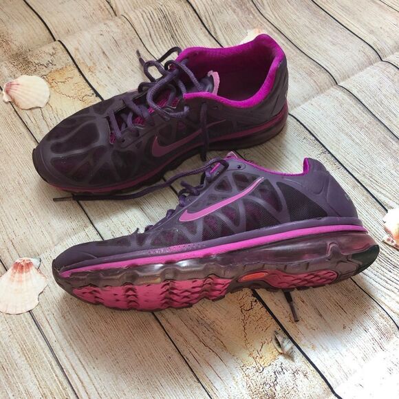 Nike AirMax Woman’s, Dark Purple Nike AirMax - Picture 4 of 8